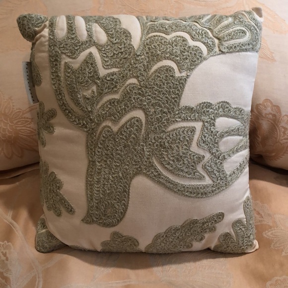 Rare ♥️ Pottery Barn Embroidered Dove Pillow - Picture 4 of 14